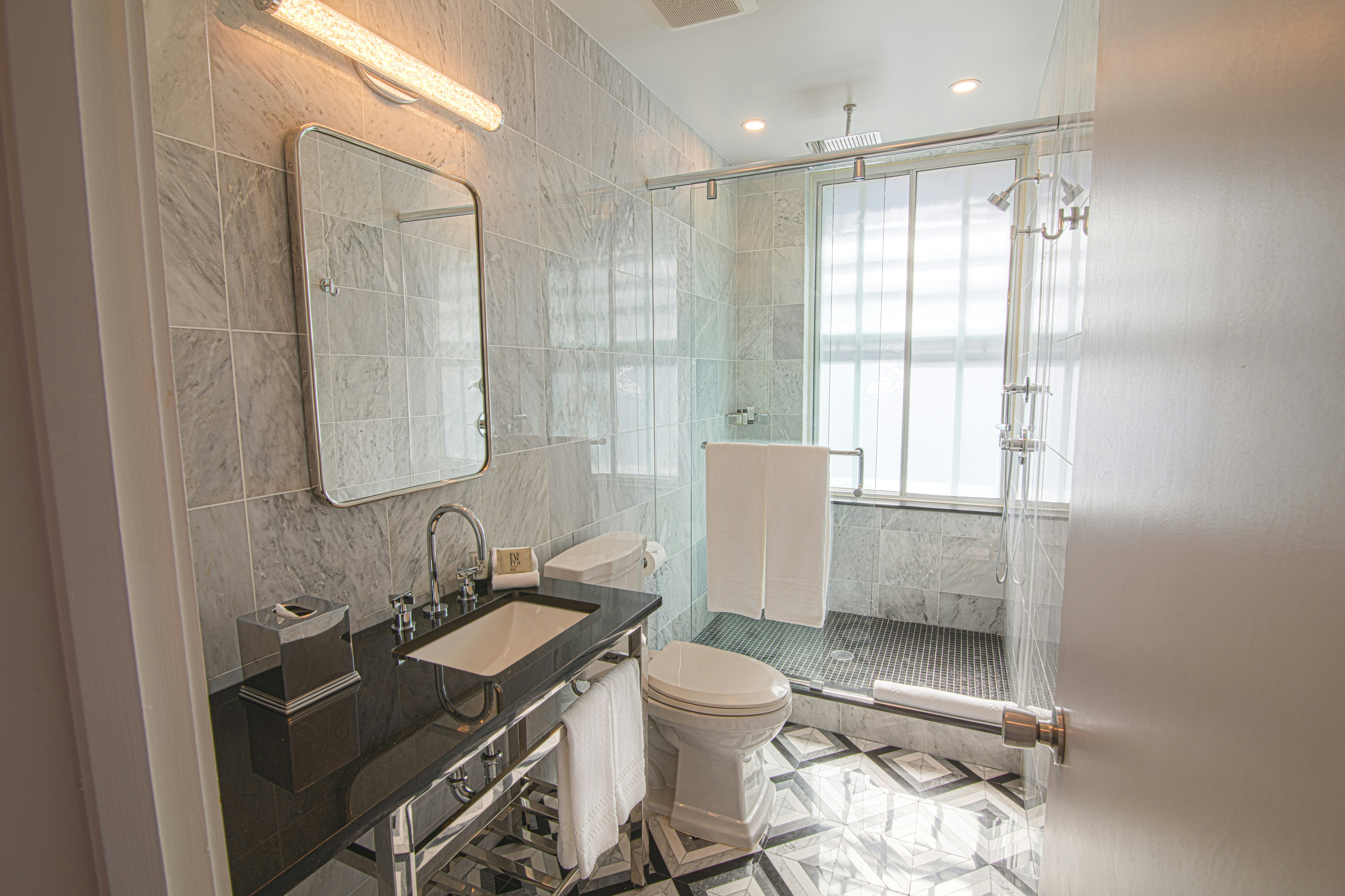 Parlor Suite - Bathroom