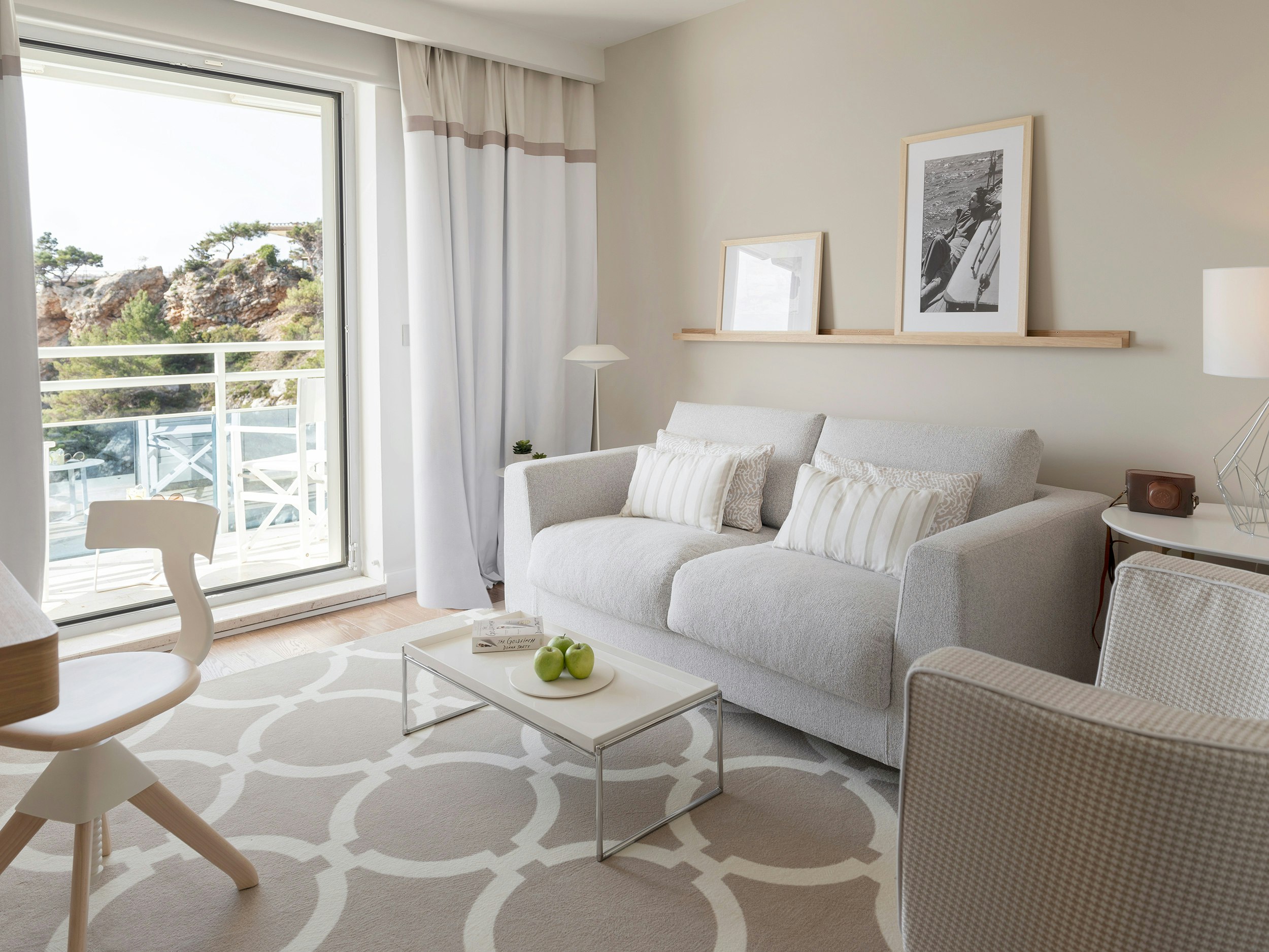 Junior Suite with Sea View and Balcony
