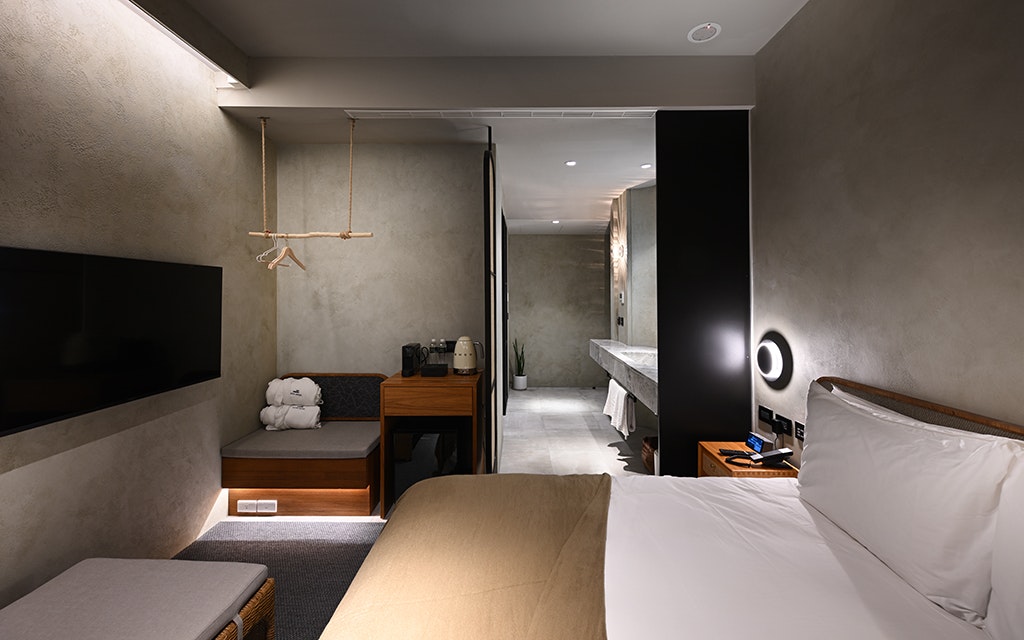 Corner Luxury Room