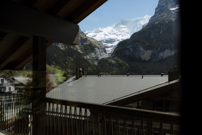 Eiger View Corner Deluxe King Room