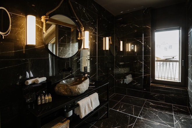 Eiger View Corner Deluxe King Room - Bathroom