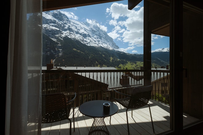 Eiger View Corner Deluxe King Room