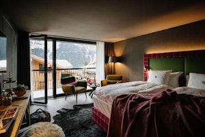 Eiger View Deluxe King Room - Bedroom