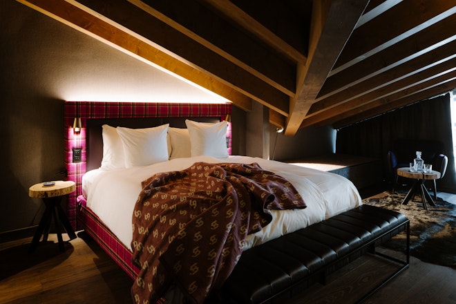 Essential King Room - Bedroom