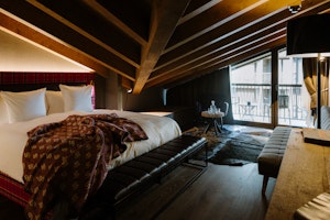 Essential King Room