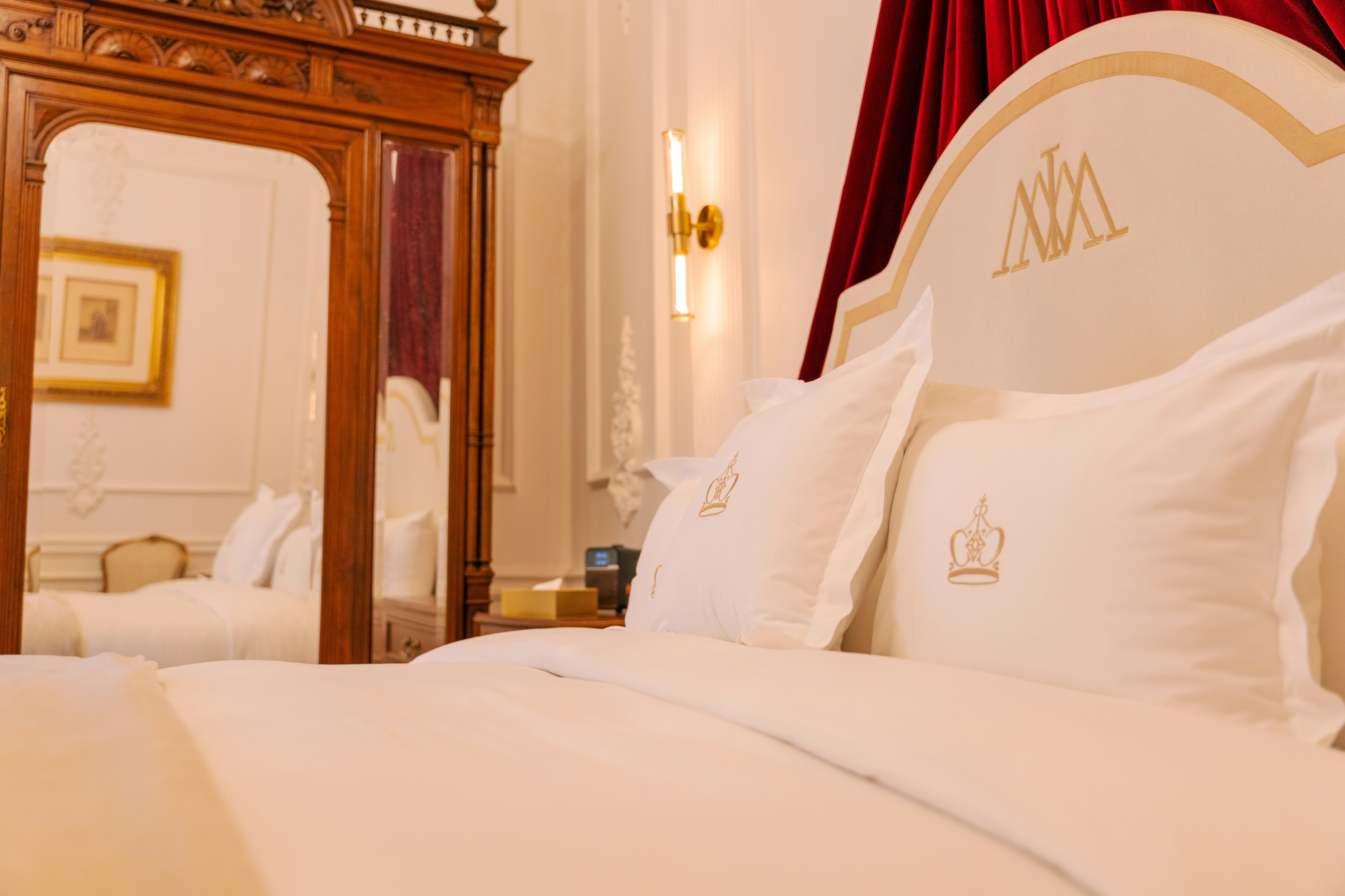 Maximiliano Room - Bedroom