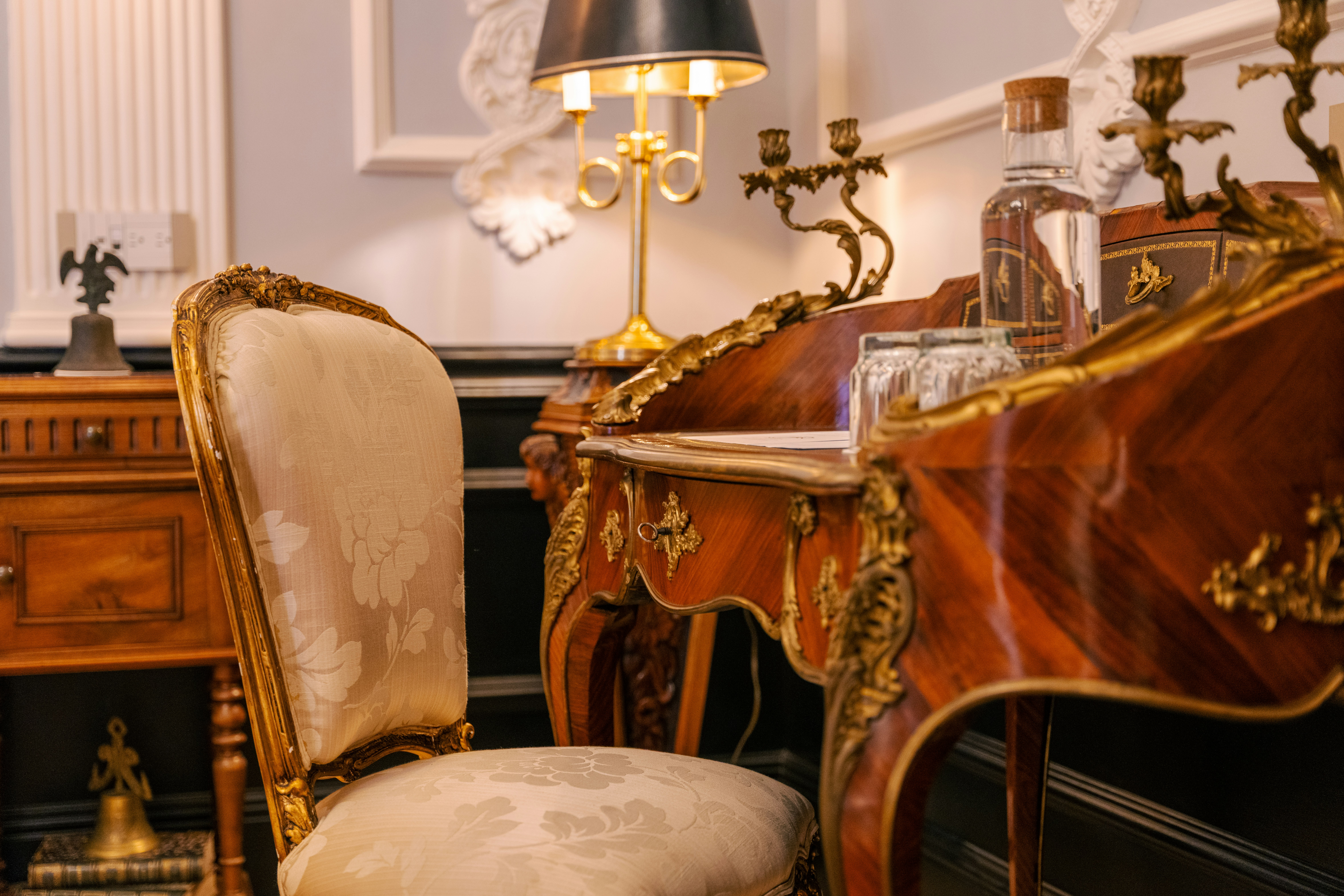 Porfirio Room - Room Details