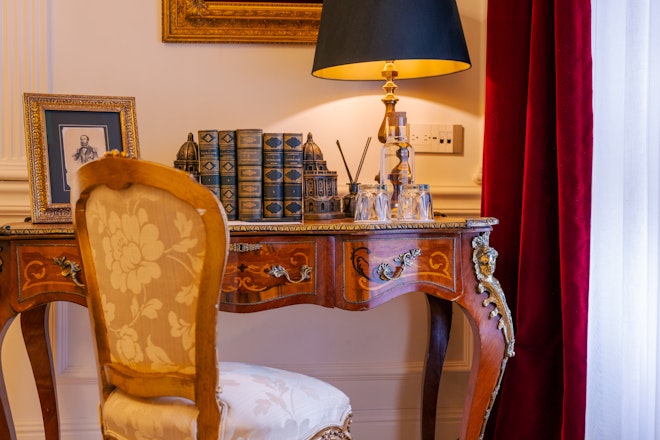 Maximiliano Room - Room Details