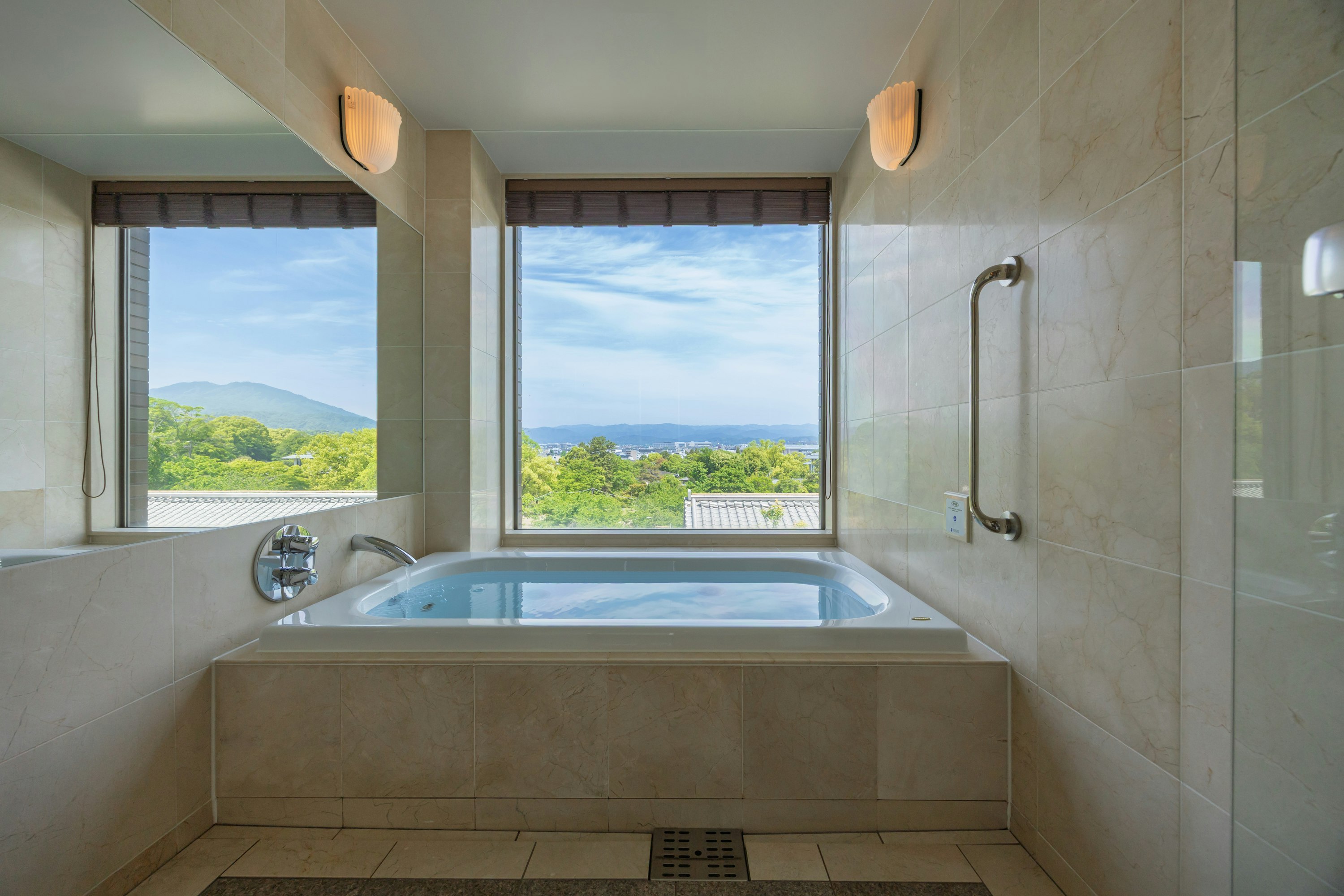 Park View Twin Room - Bathtub