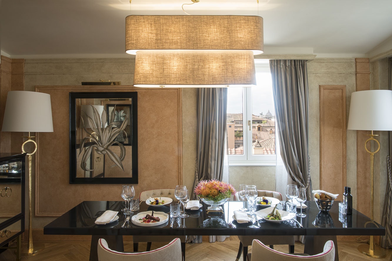 Roman Dream Suite - Dining Area