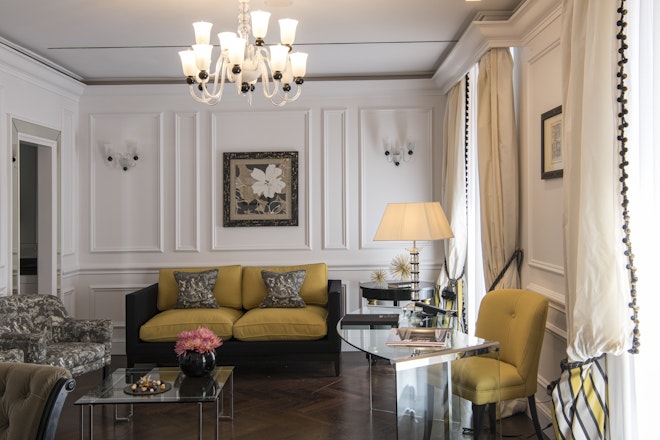 Executive Suite - Living Area