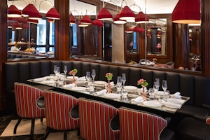 Caf_ Romano Restaurant