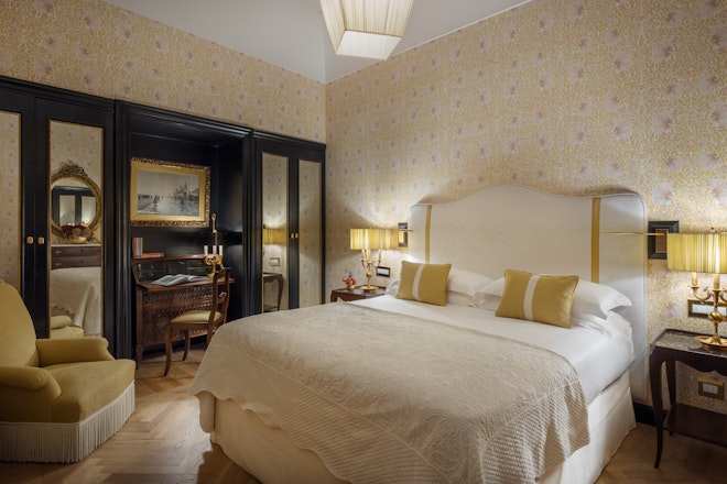 Superior - Bedroom