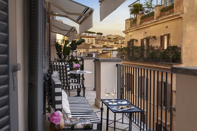 Balcony Suite - Balcony Seating