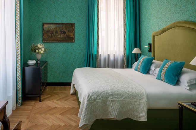 Deluxe - Bedroom