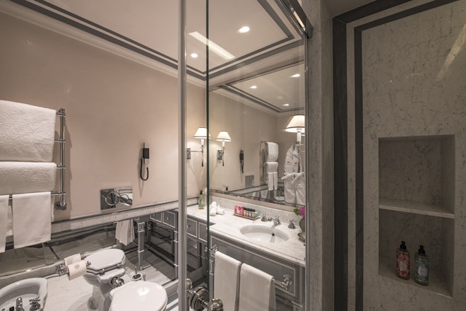 Triple Room - Bathroom
