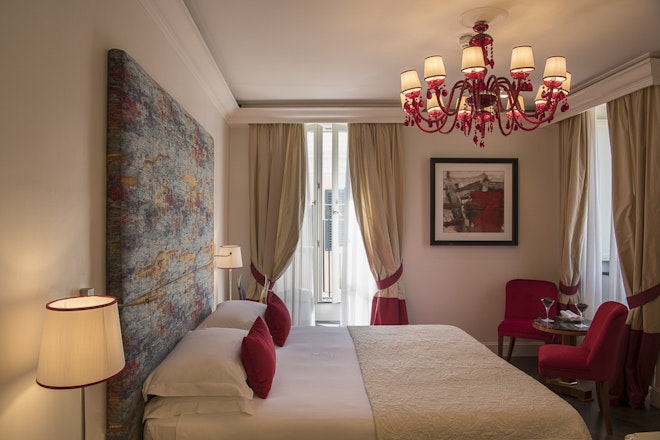 Deluxe - Bedroom