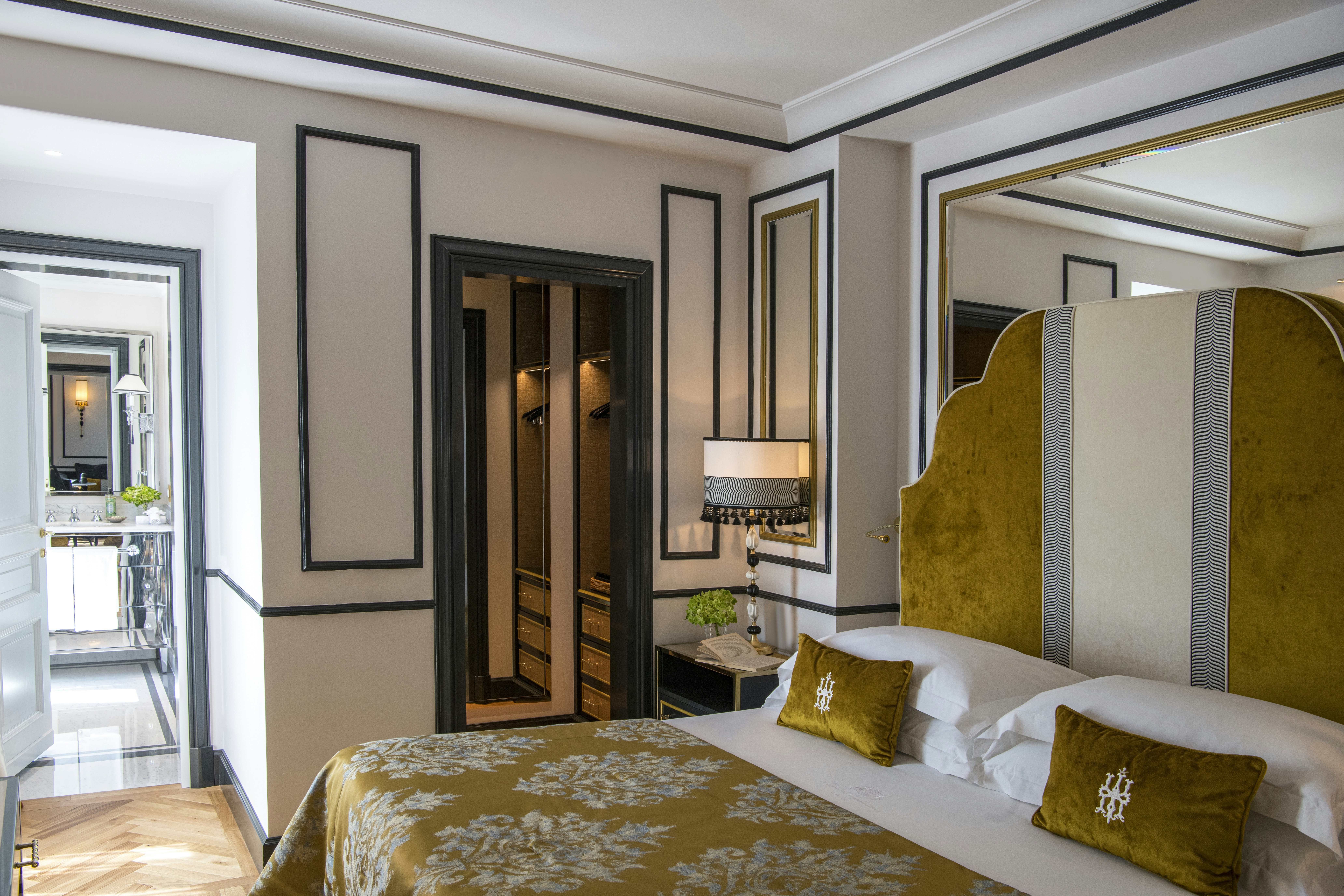 Balcony Suite - Bedroom