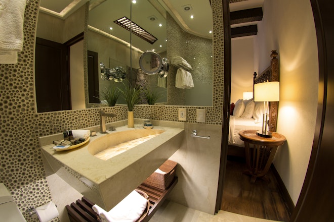 Standard King Bathroom