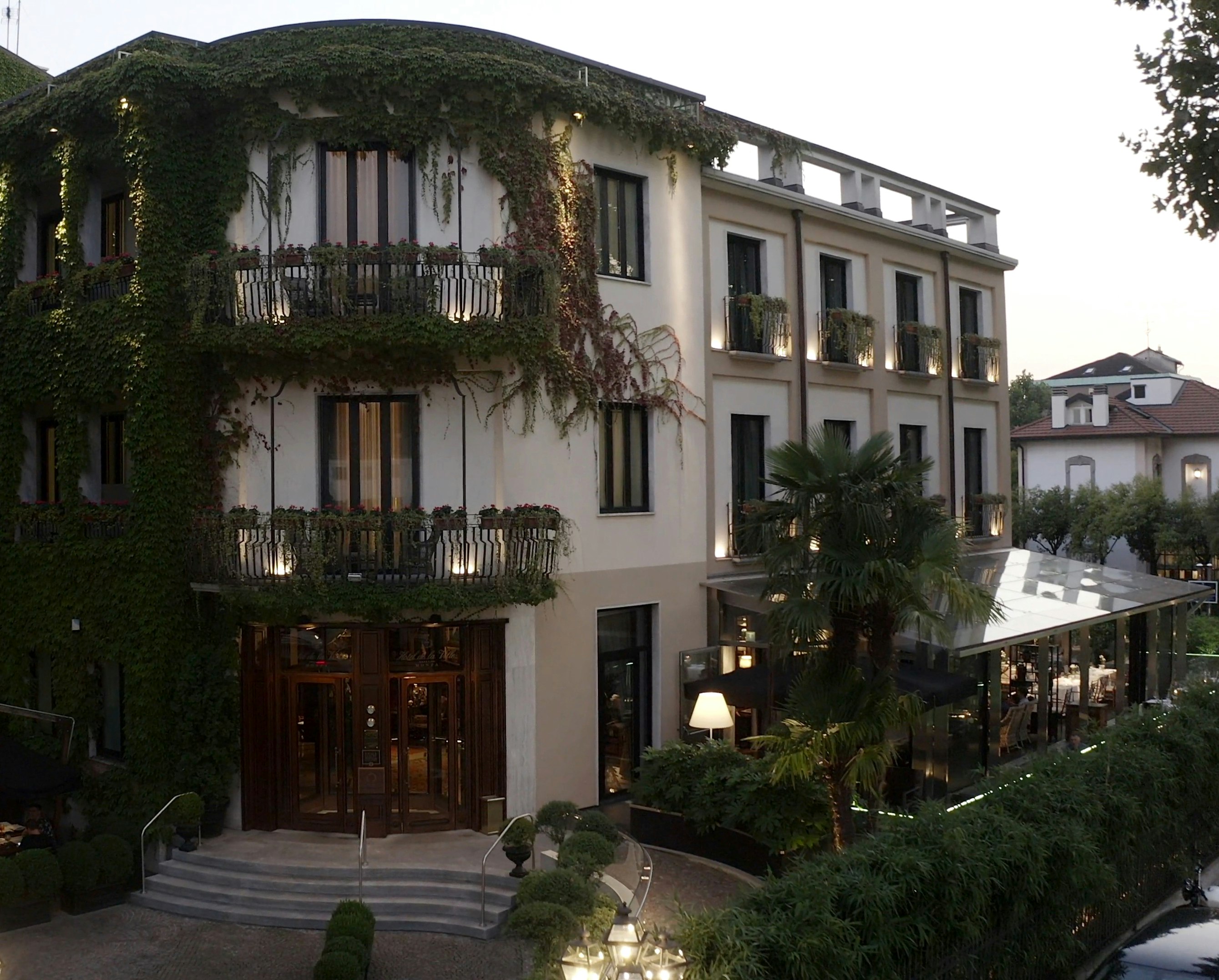 Hotel De La Villes Facade