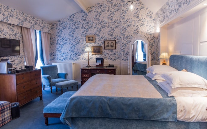 Deluxe Heritage Room - Bedroom
