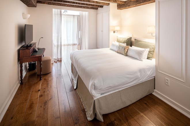 Suite with Private Terrace - Bedroom