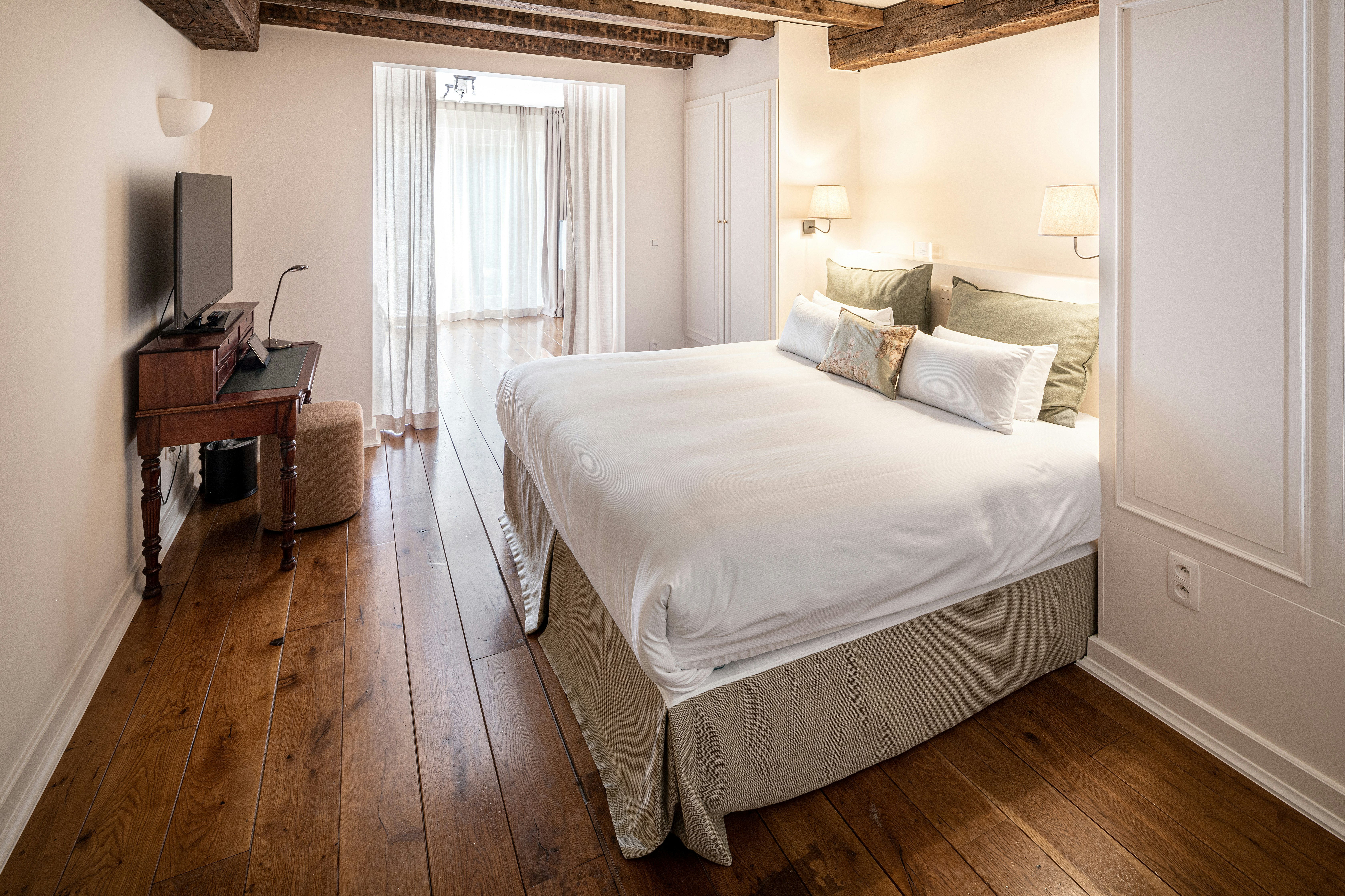 Suite with Private Terrace - Bedroom