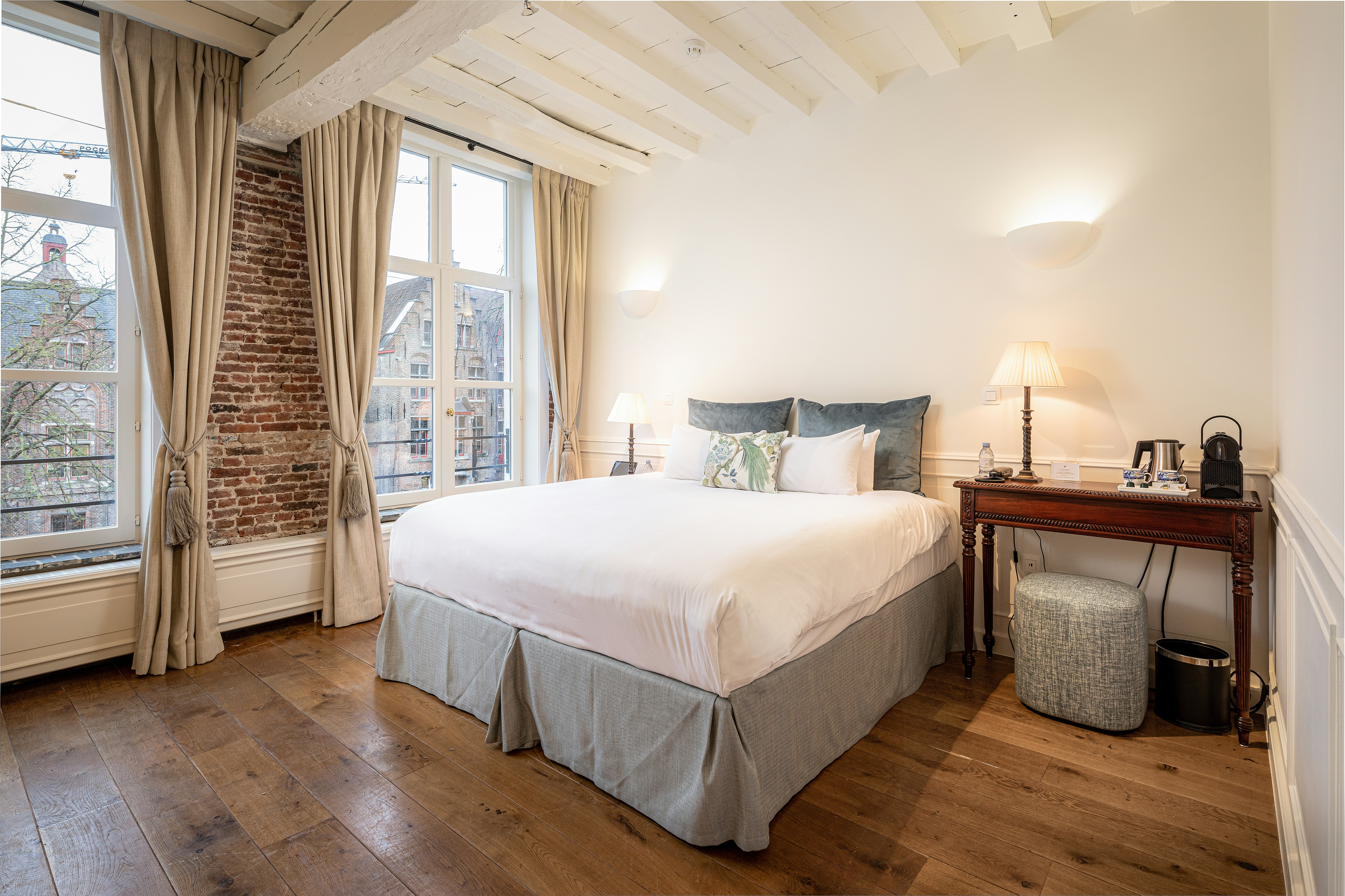 Executive Room Canal View - Bedroom