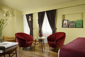HDRBalcony Suite