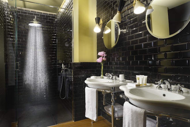 HDRBathroom Balcony Suite