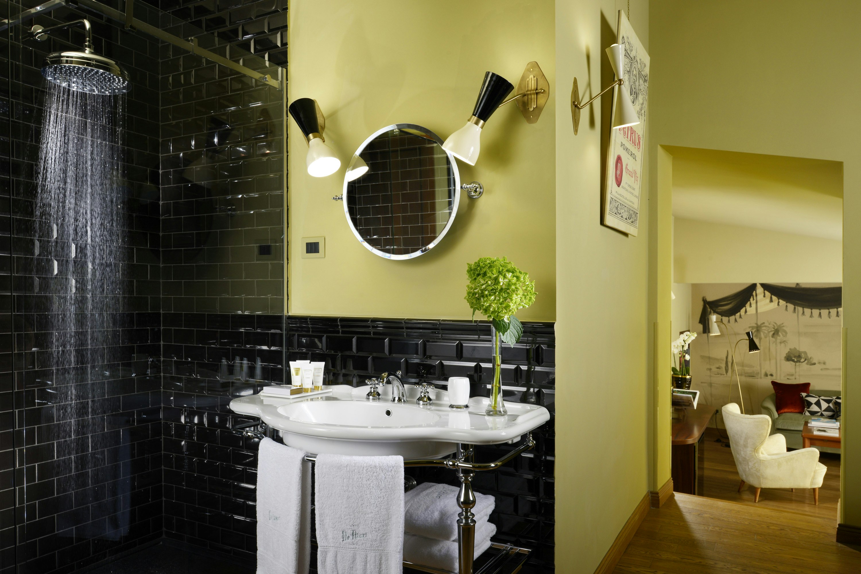 HDRBathroom Suite Deluxe with Terrace