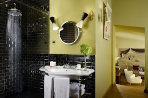 HDRBathroom Suite Deluxe with Terrace