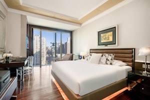 Deluxe Room King Bed - Bedroom