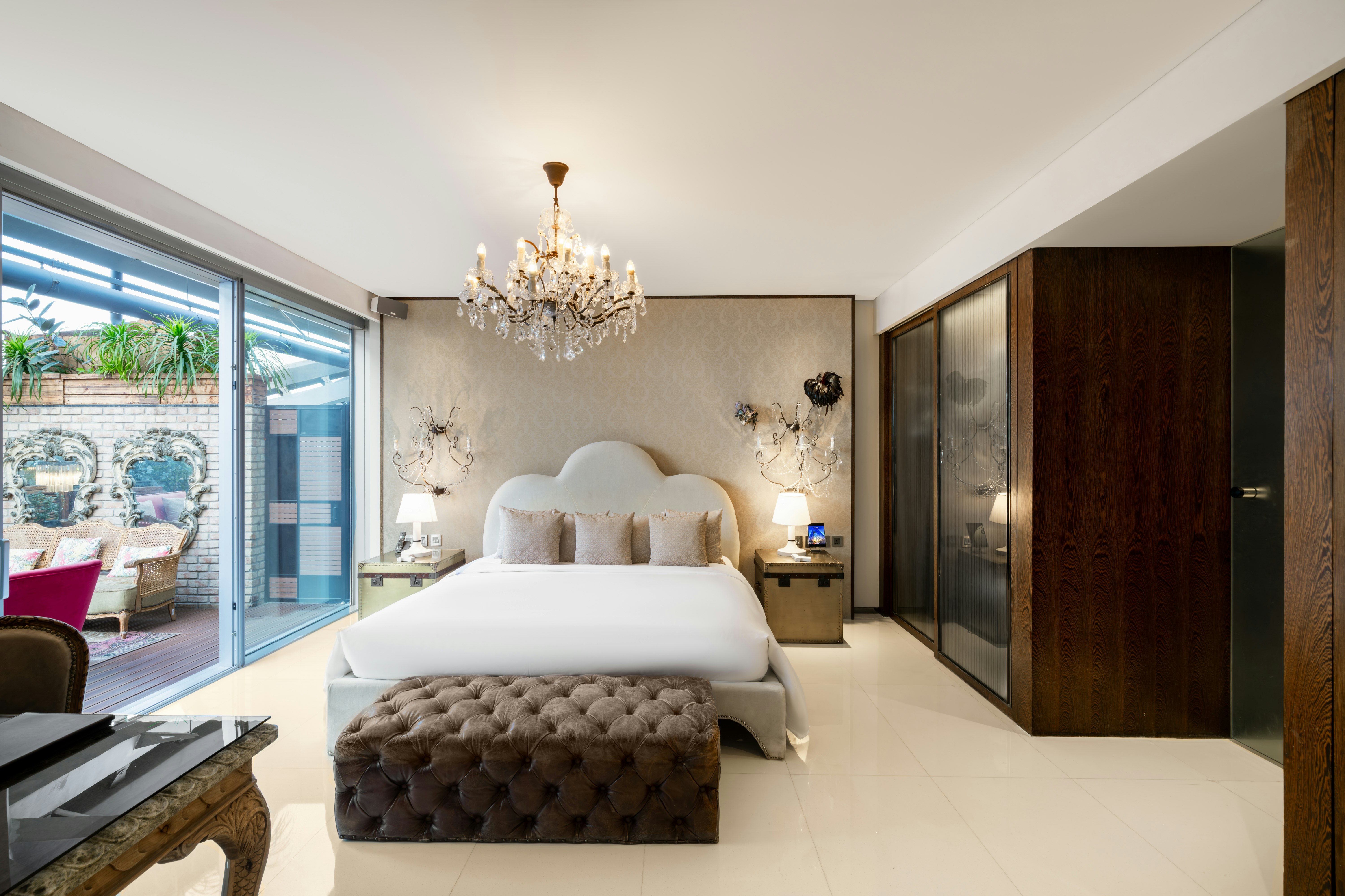 Deluxe Lagoon Suite - Bedroom