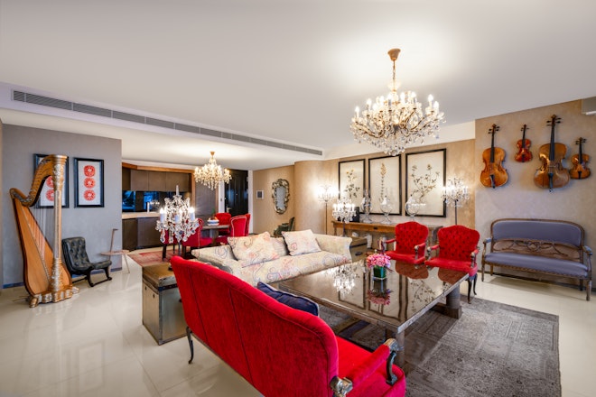 Deluxe Lagoon Suite - Living Area