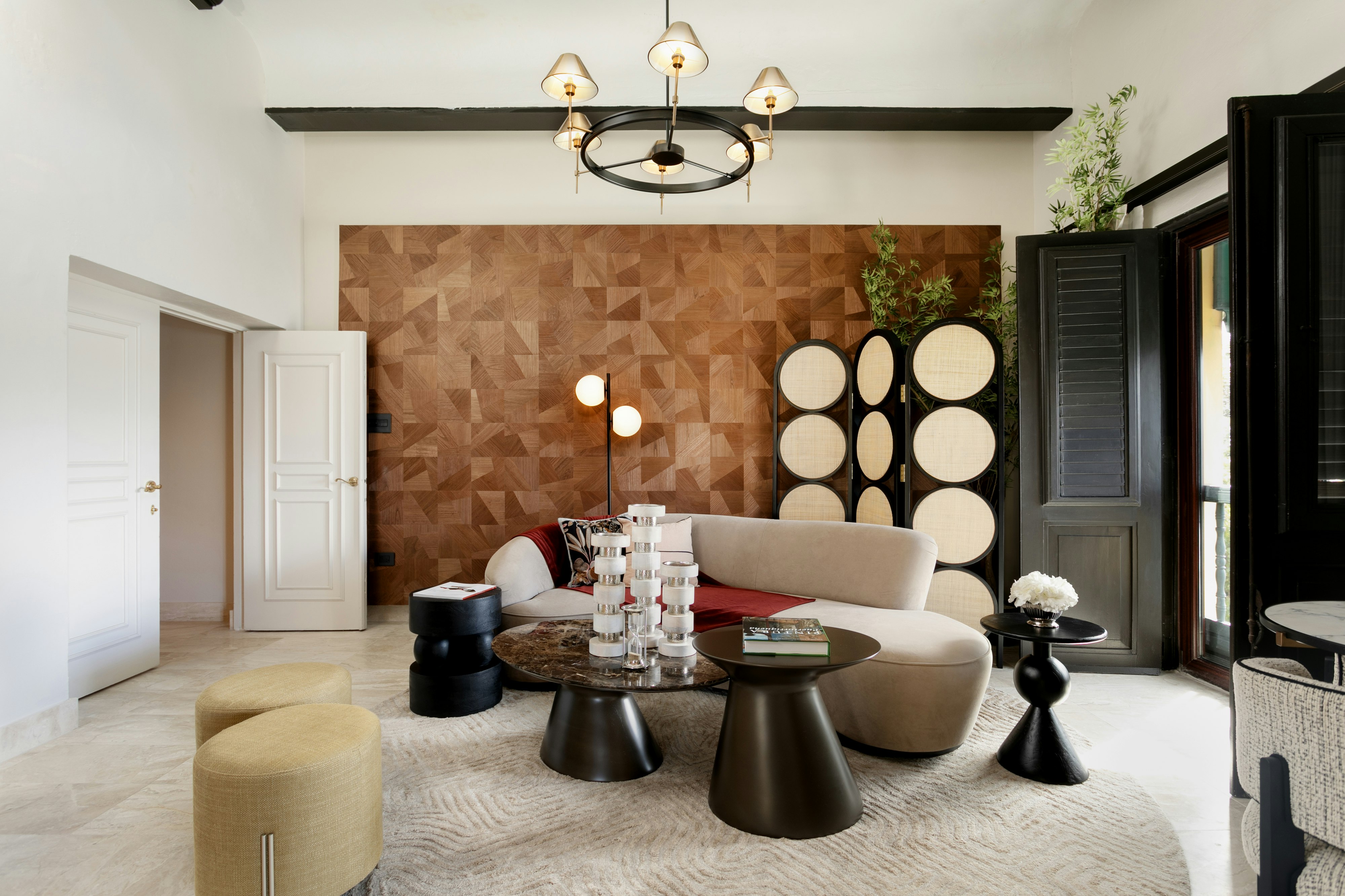 Gloria Vanderbilt Presidential Suite - Living Area