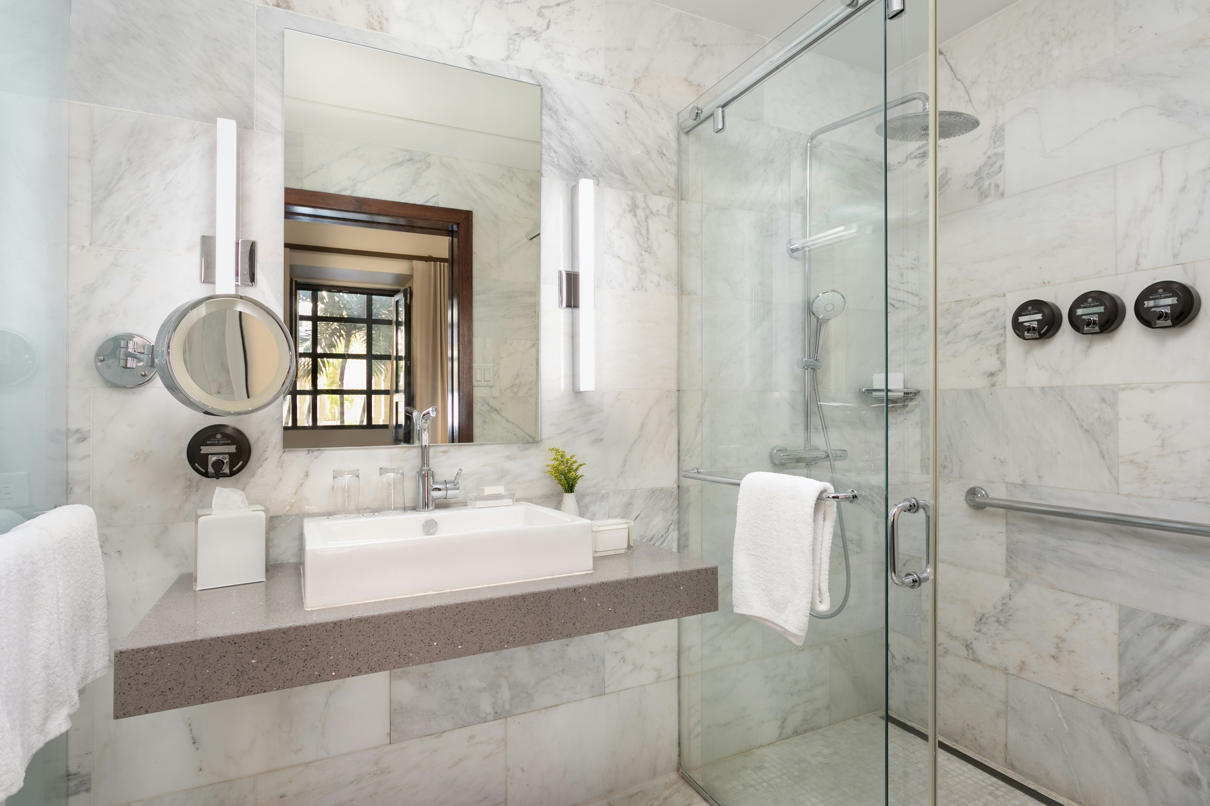 Woolworth Suite - Bathroom