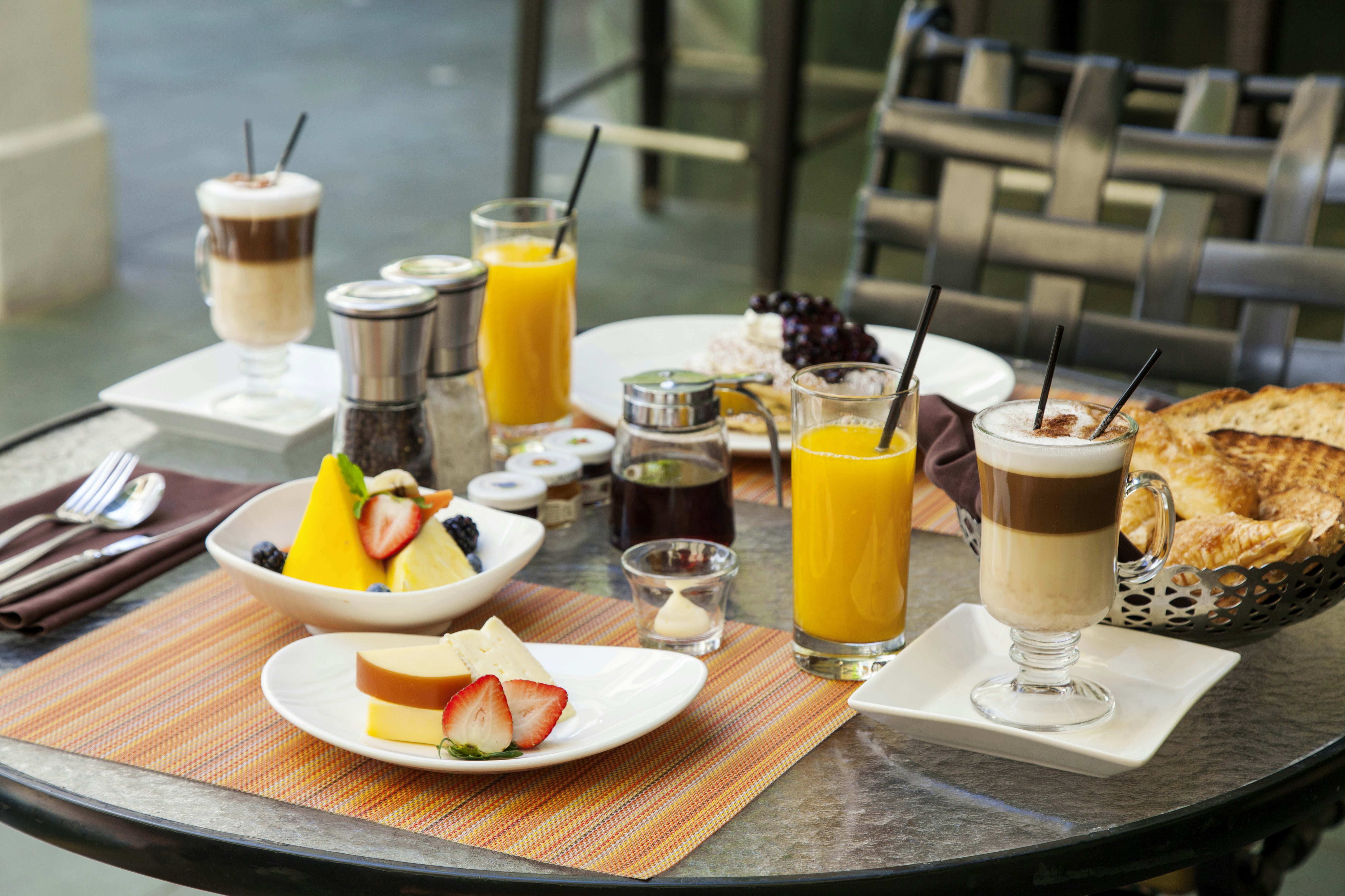 Breakfast at Patio del Nispero