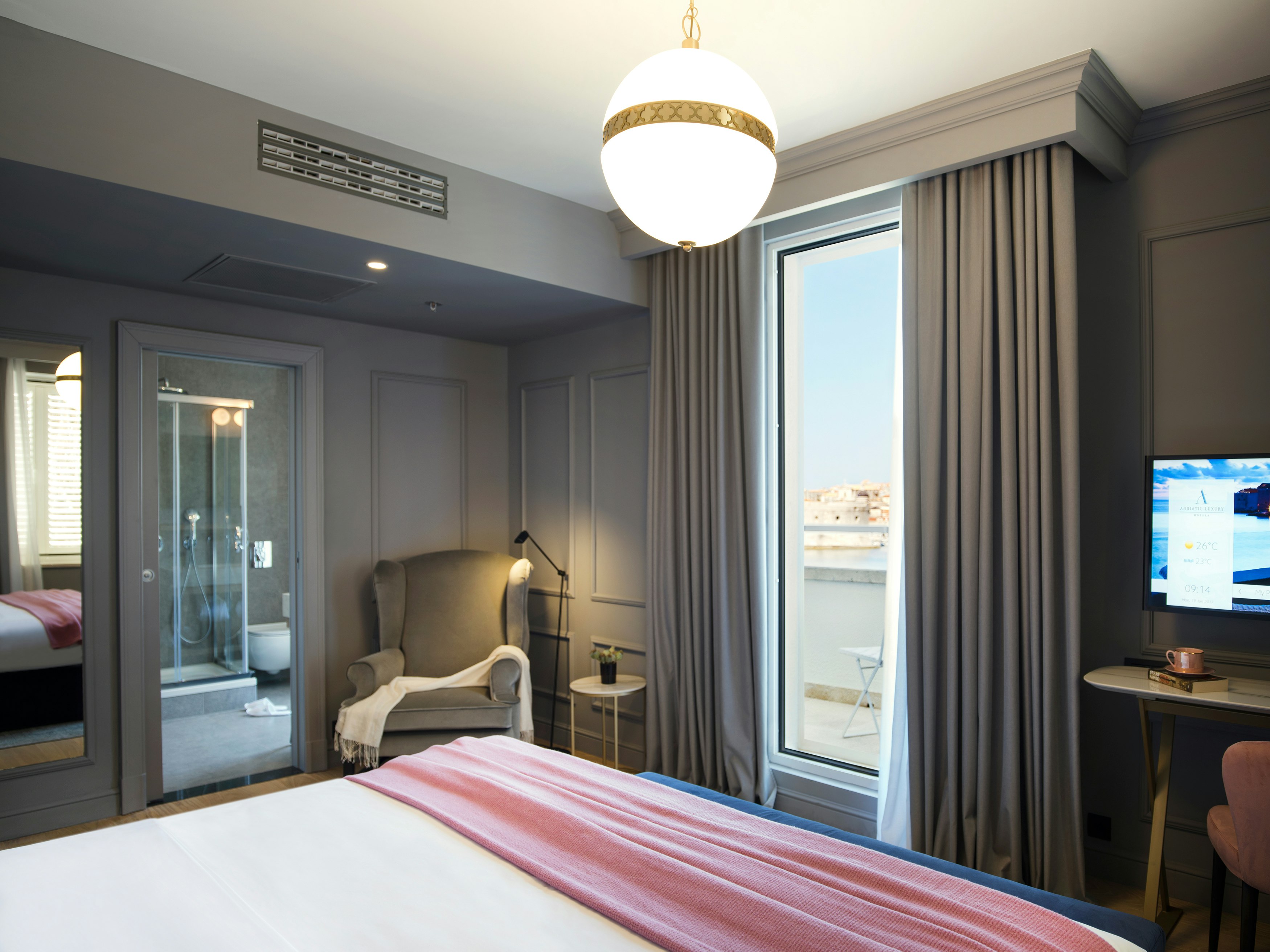 Villa Odak Suite with Sea View and French Balcony