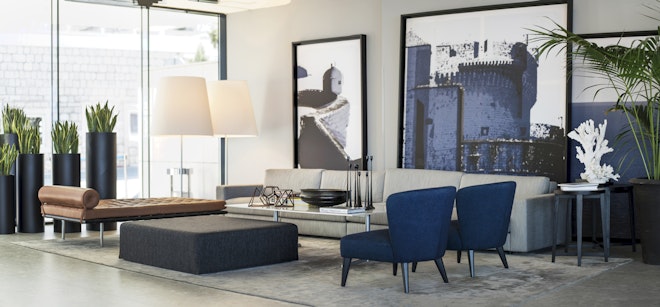 Front Desk Lounge