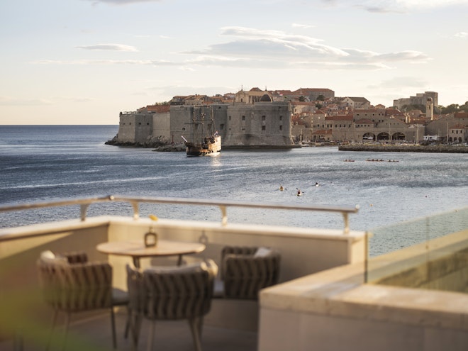 Abakus Piano Bar Terrace Views