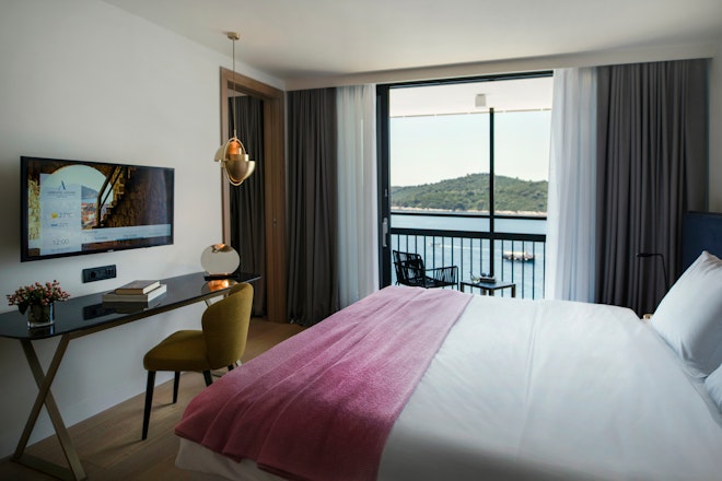 Executive Suite with Sea View and Balcony