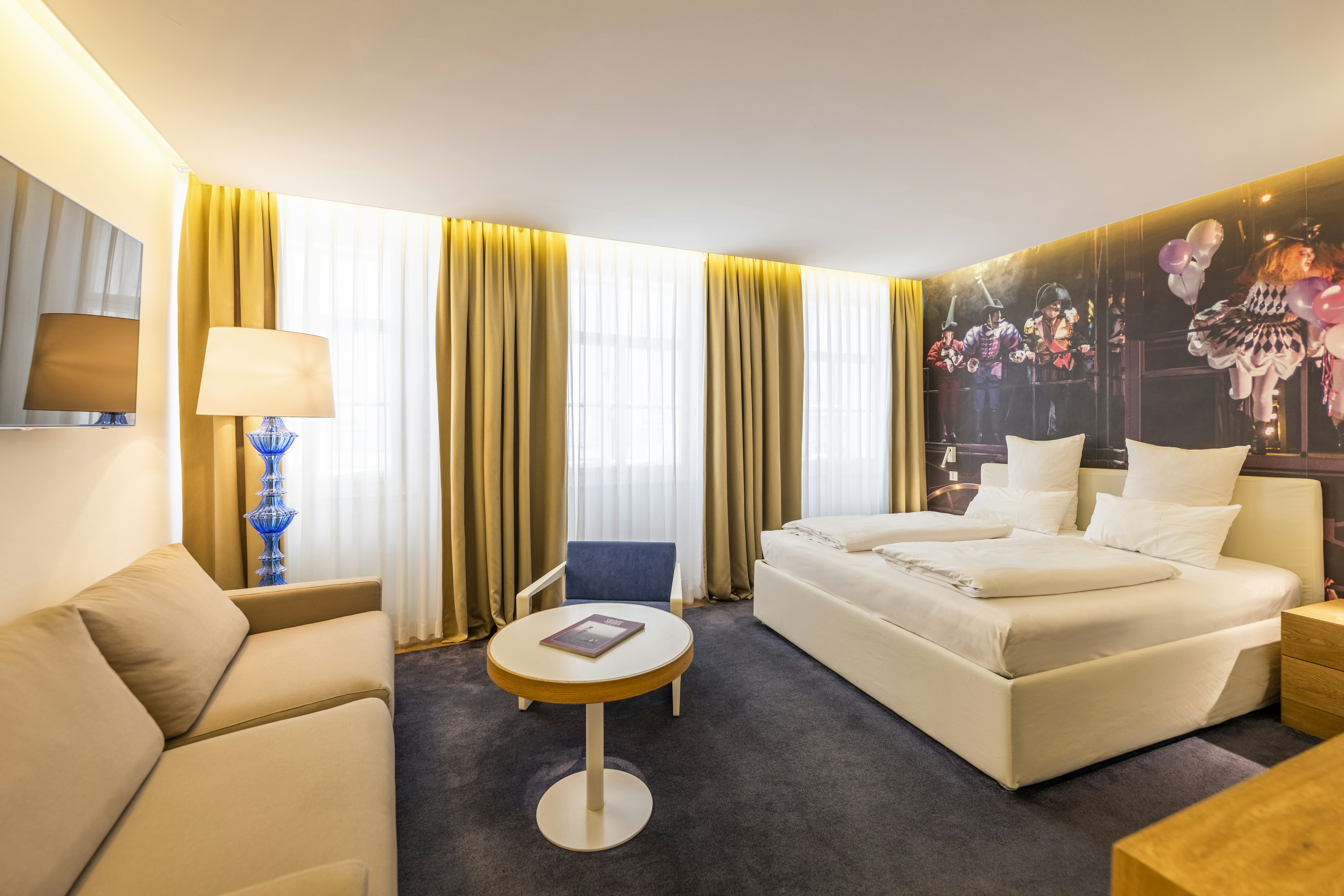 Double Junior Suite - Bedroom & Living Space