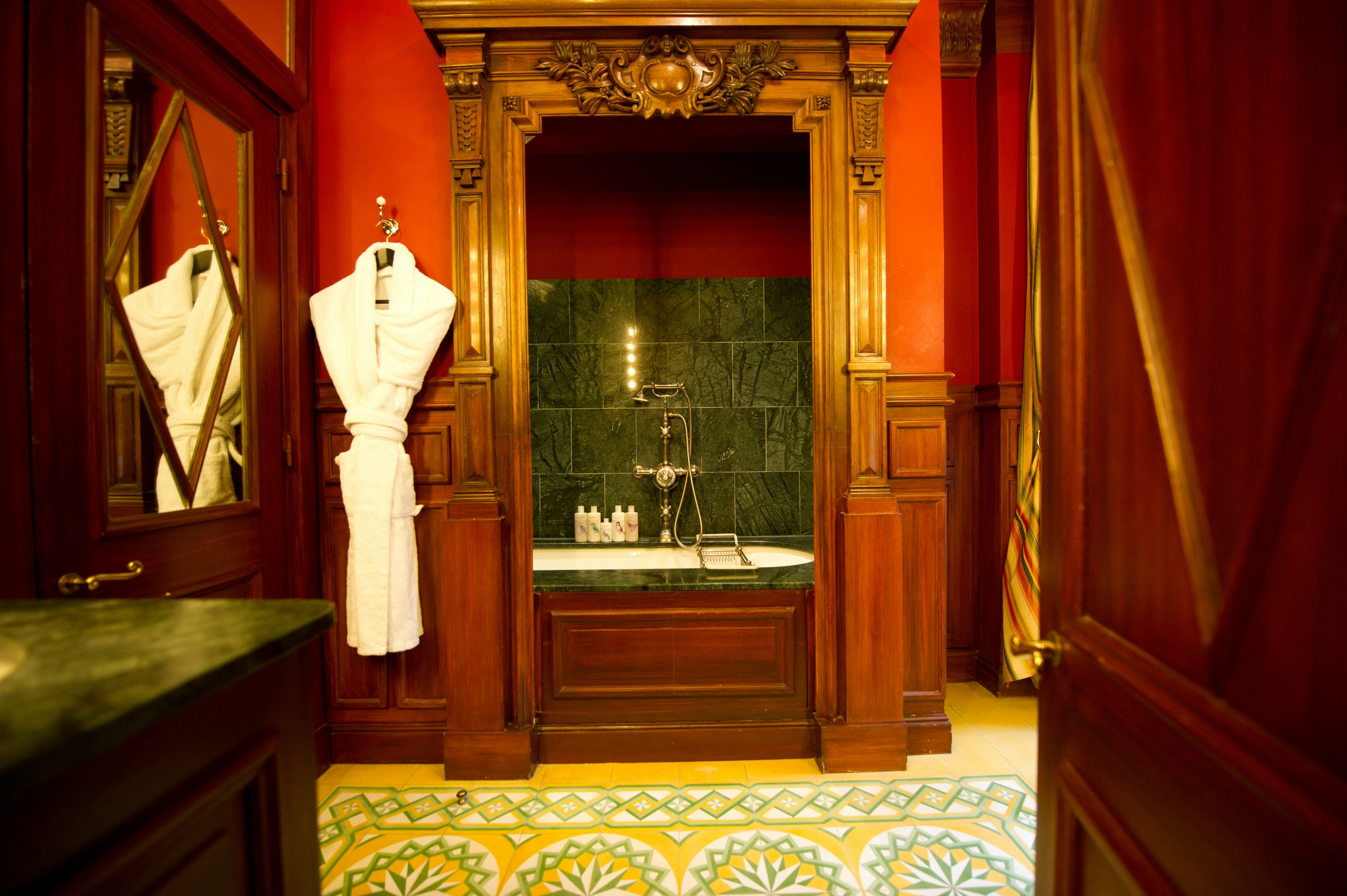 Oscar Wilde's Bathroom