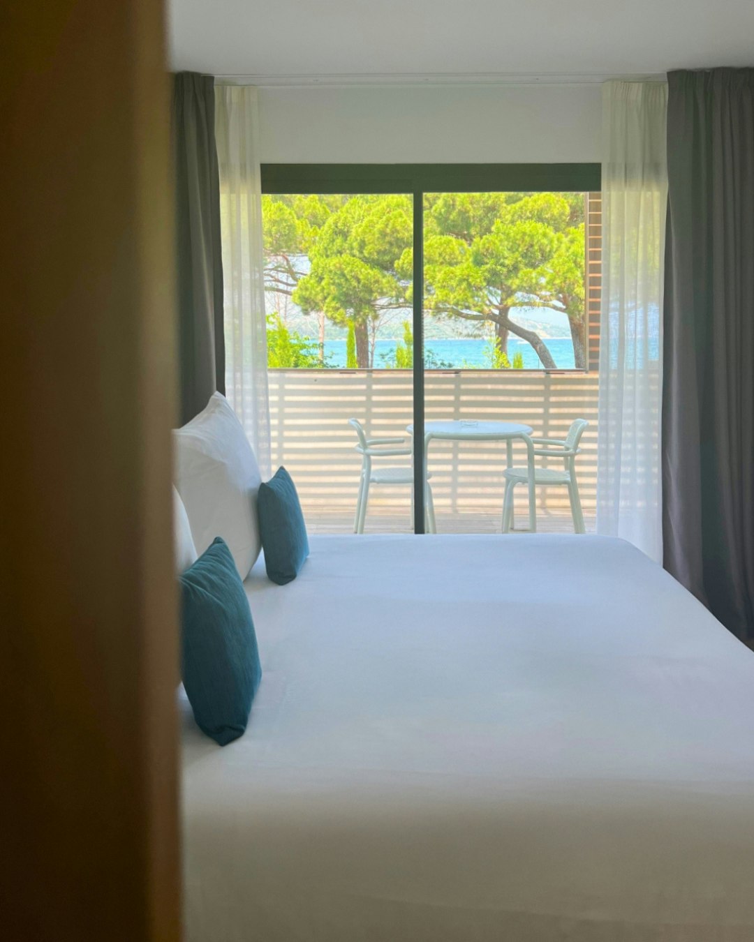 Sea View Balcony Suite - Bedroom