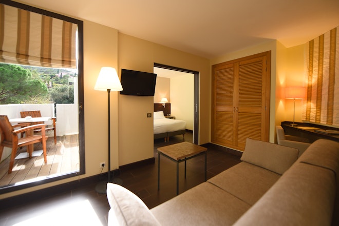 Mountain Side Suite - Living Area