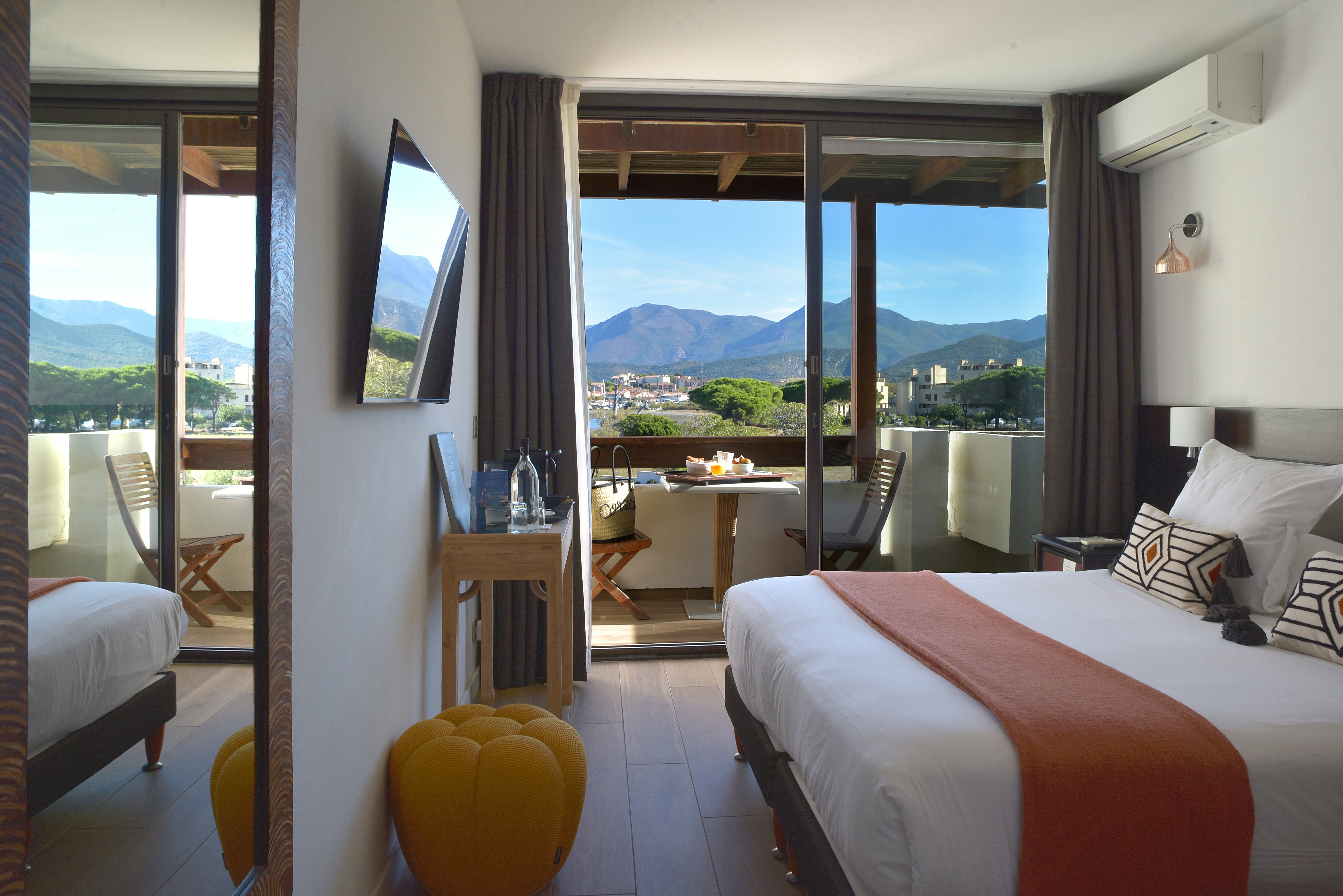 Sea View Balcony Room - Bedroom