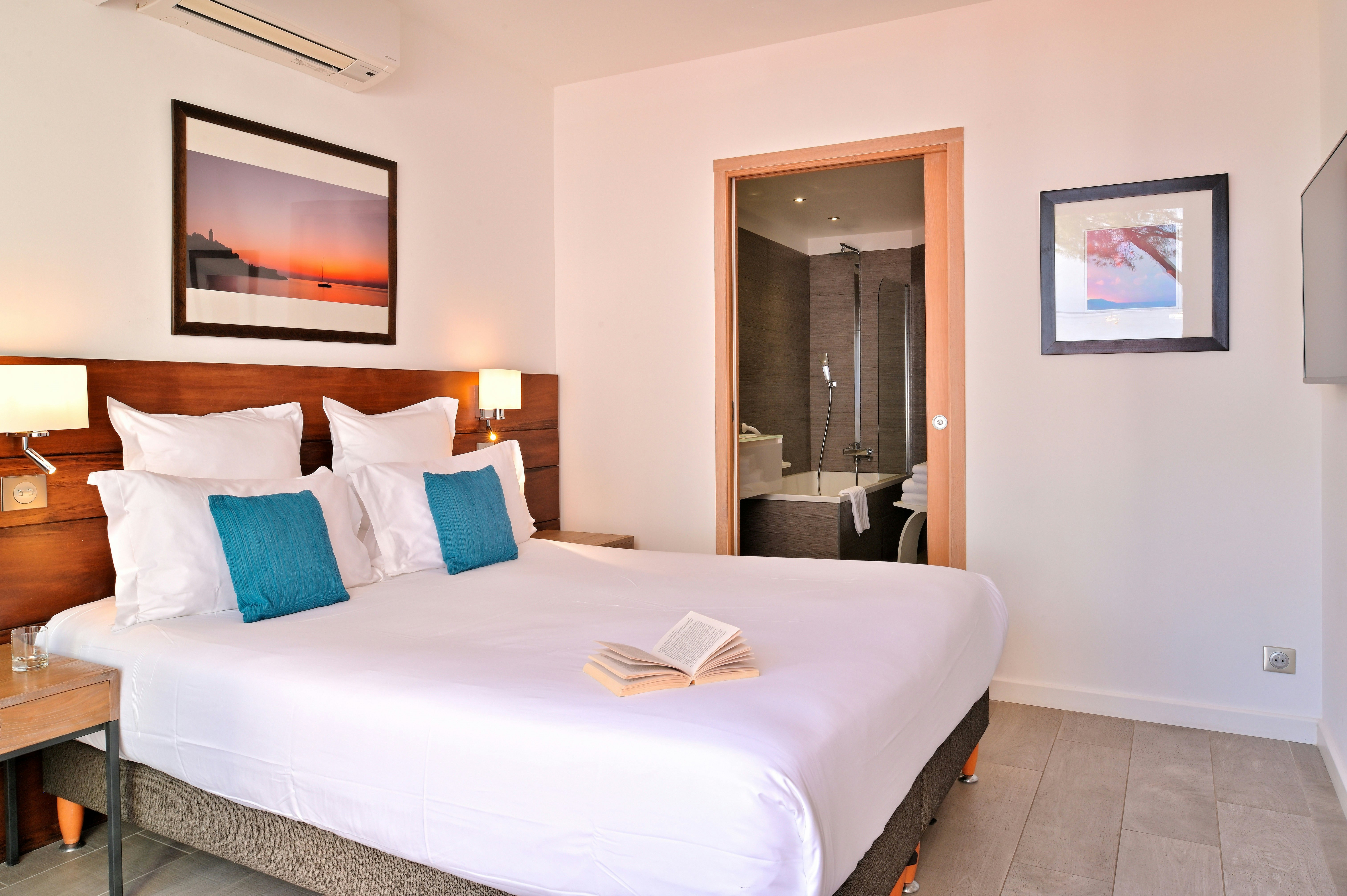 Sea Laterale Balcony Room - Bedroom