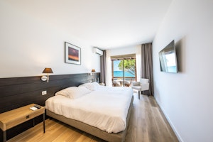 Sea View Balcony Suite - Bedroom