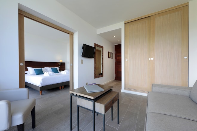 Sea Laterale Balcony Suite - Living Area